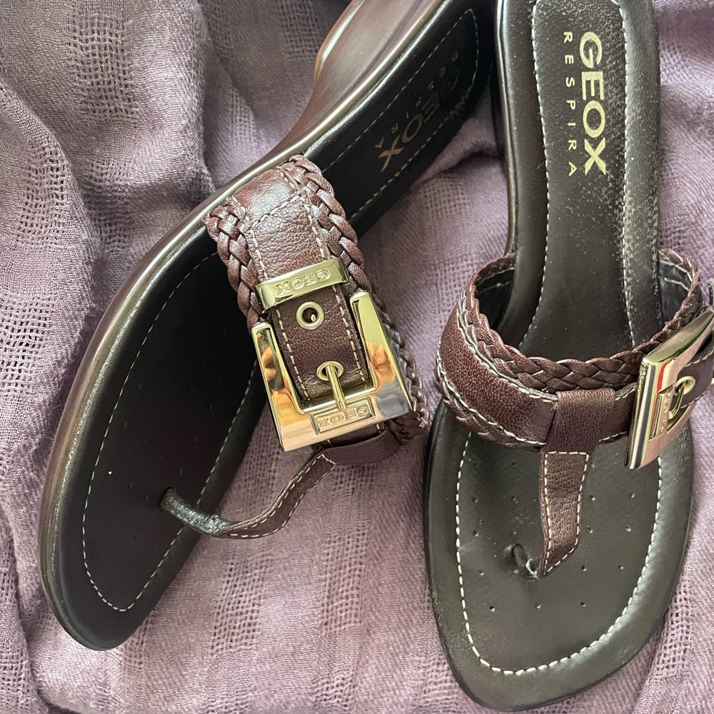 Geox Sandals/NWOT Sandals Flip Flops Sz 38.5